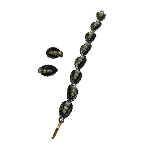 Vintage silver bracelet & clip on earrings set - Picture 2 of 8